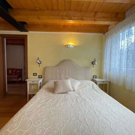 Casa Samantha A Sant'anna Di Tambre Bl 別荘 *